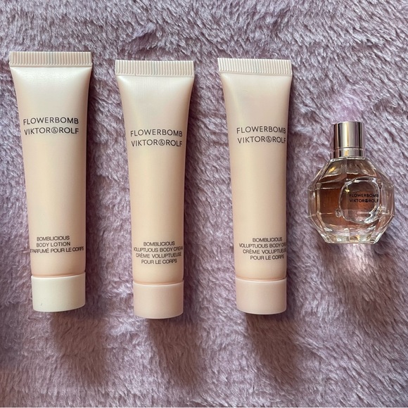 Viktor & Rolf 4-piece Set - Picture 2 of 4